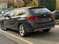BMW X1 18 d sDrive/1.HAND/SITZHEIZUNG/PANORAMA/DIESEL Schwarz - thumbnail 2
