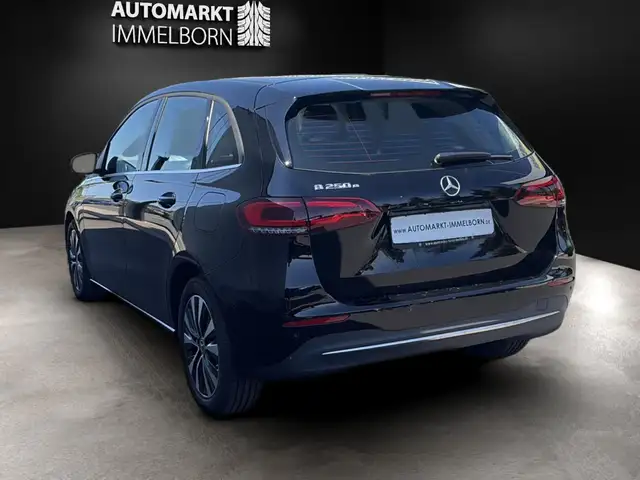 Mercedes-Benz B-Class view 10