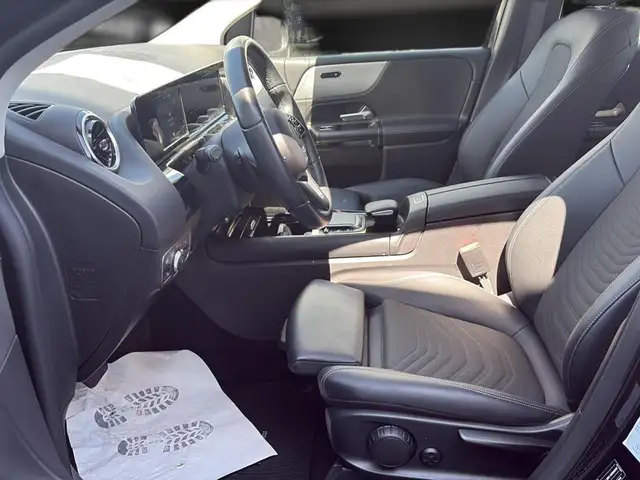 Mercedes-Benz B-Class view 13