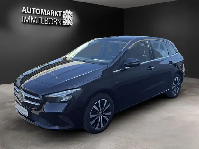 Mercedes-Benz B-Class view 3