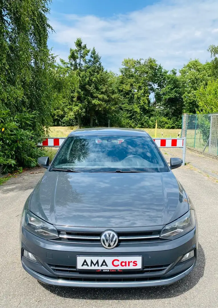 Volkswagen Polo Highline Gris - 1
