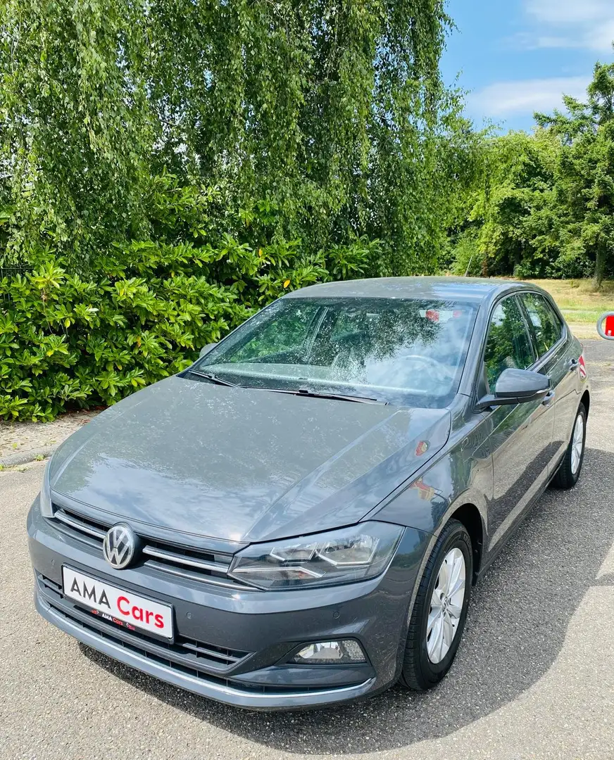 Volkswagen Polo Highline Gris - 2