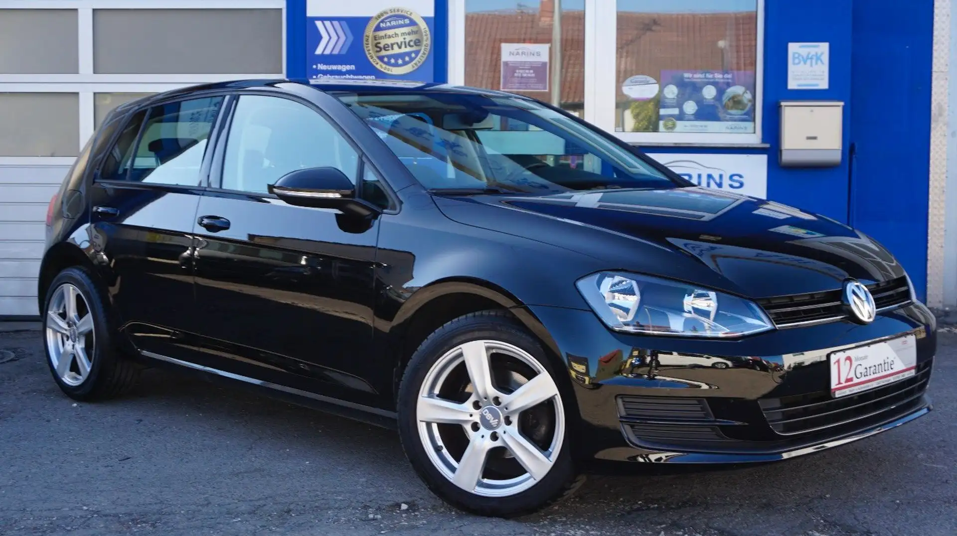 Volkswagen Golf VII Lim. Trendline BMT Чорний - 2