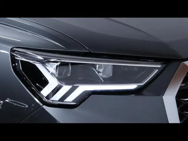 Audi Q3 view 7