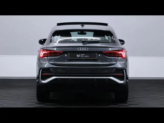 Audi Q3 view 5