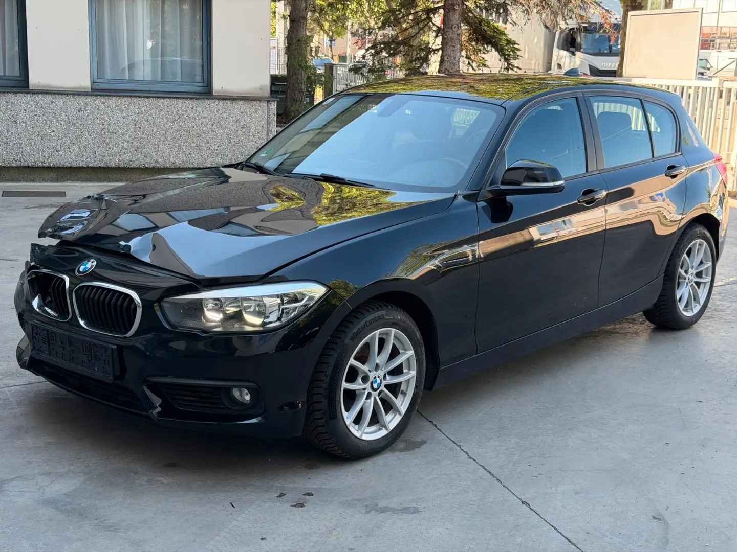 BMW 118 1 Limousine Edition Shadow* Schwarz - 1