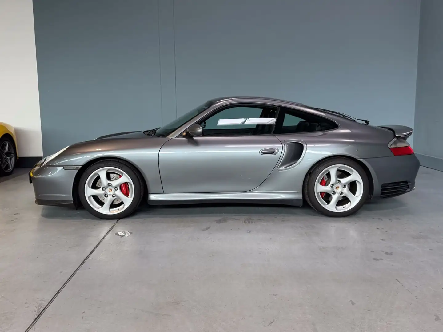 Porsche 996 911 Turbo Coupe, Erstlack, Scheckheft Gris - 1