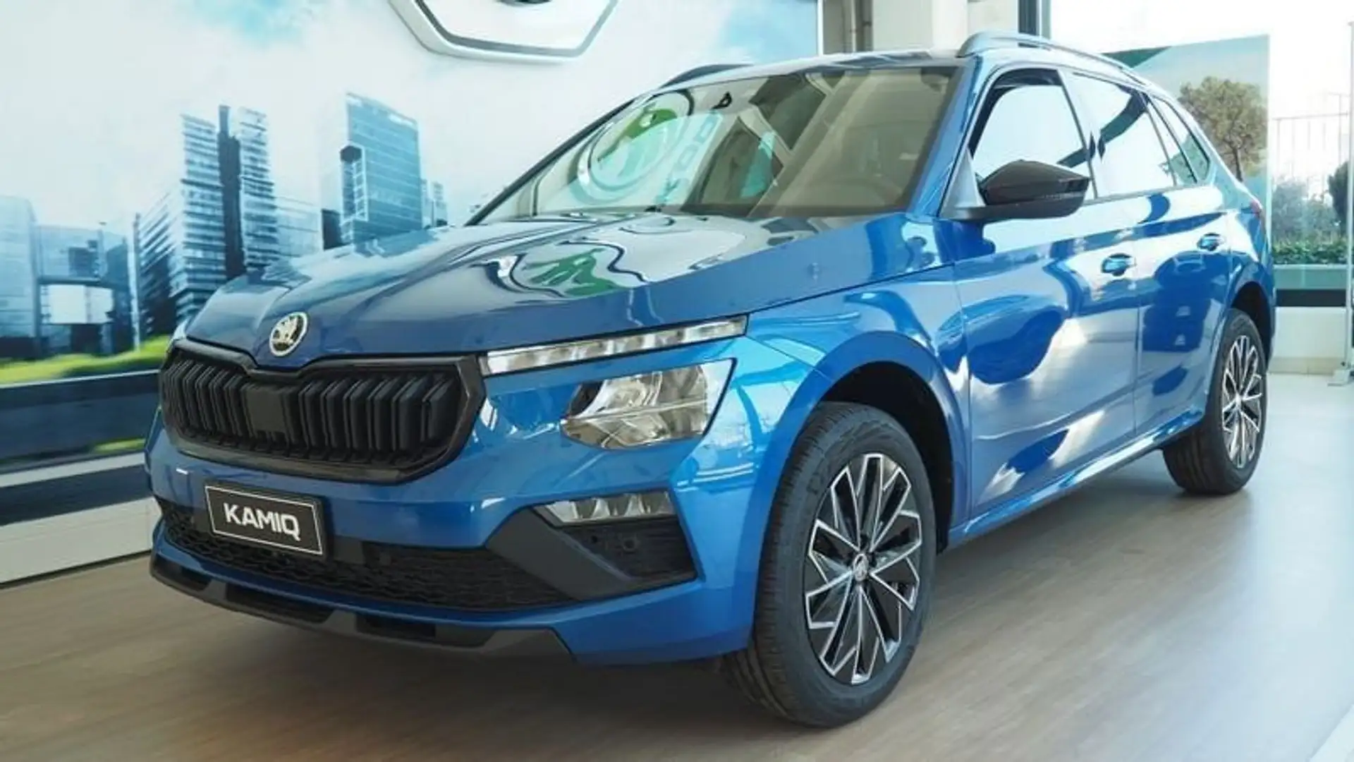 Skoda Kamiq 1.0 TSI 115 CV Black Dots Blau - 2
