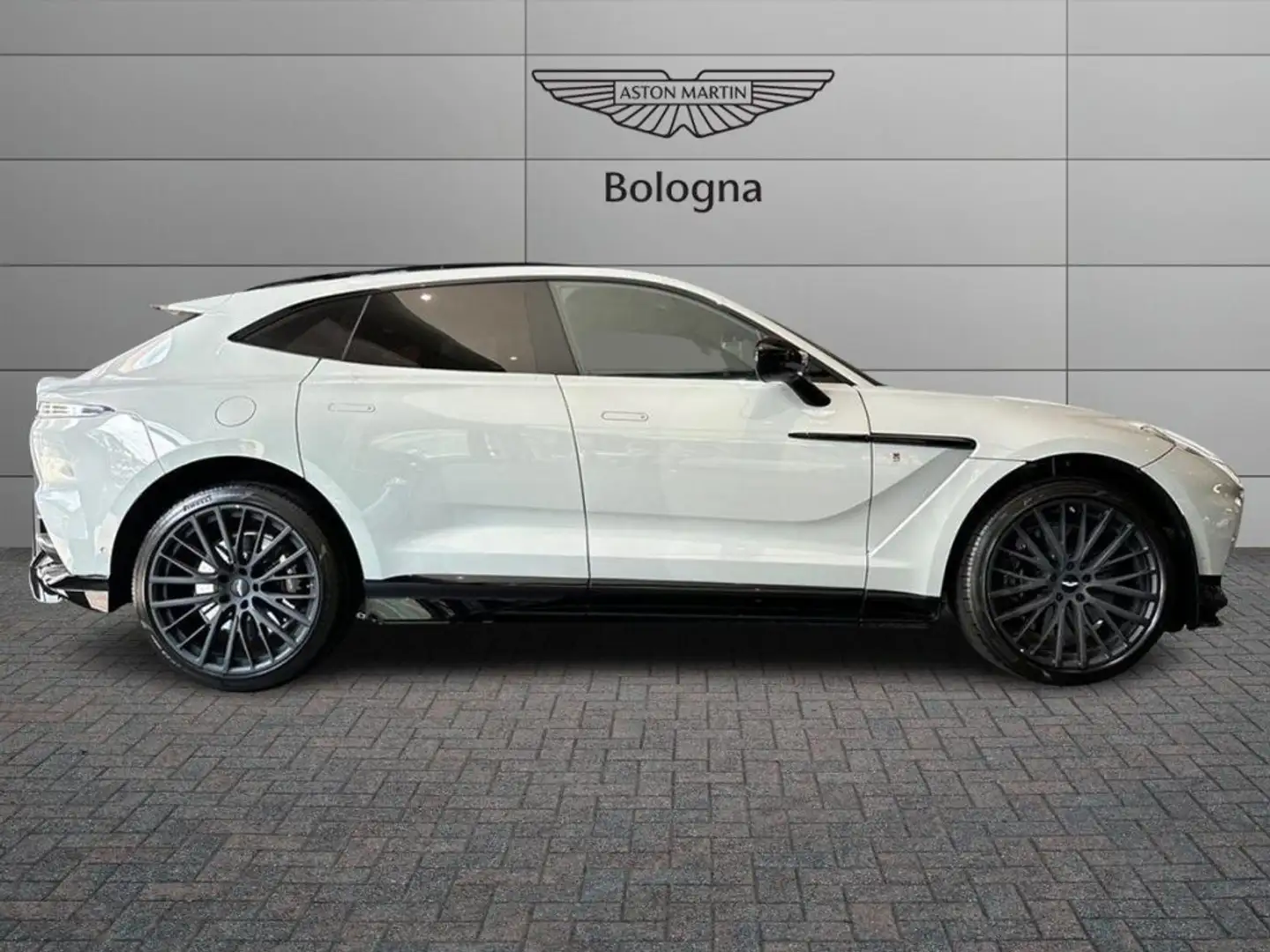 Aston Martin DBX 707 4.0 Auto Argintiu - 2