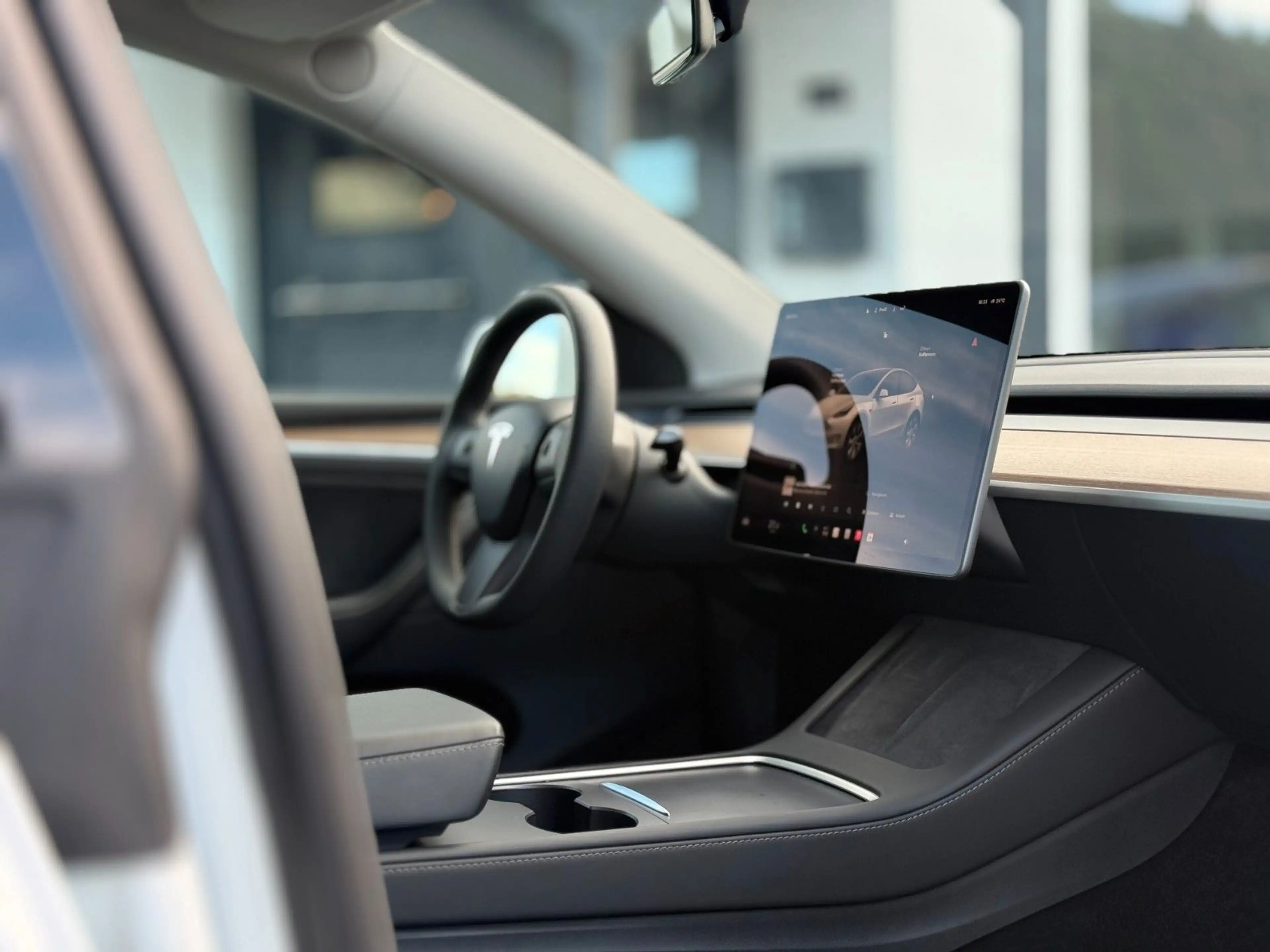 Tesla Model Y Long Range AWD Ryzen 1.Hand MwSt. AHK — photo 13