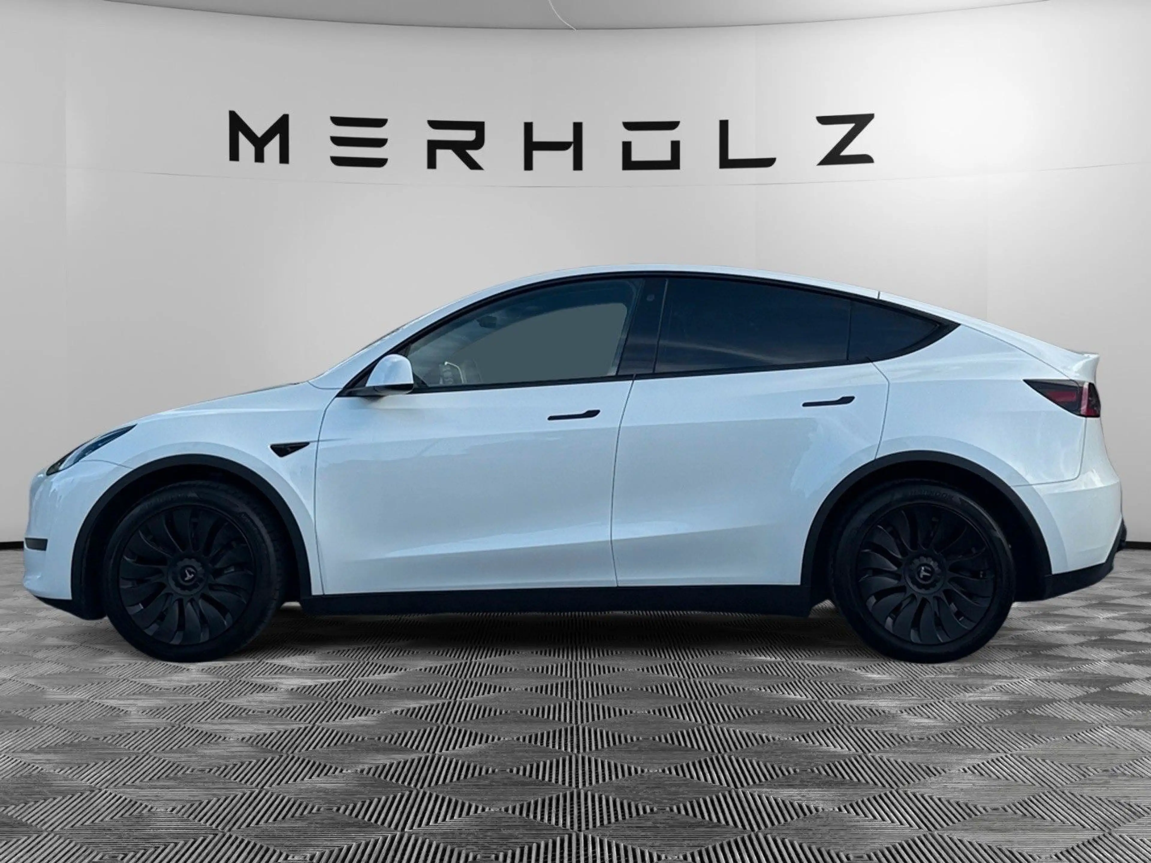 Tesla Model Y Long Range AWD Ryzen 1.Hand MwSt. AHK — photo 4