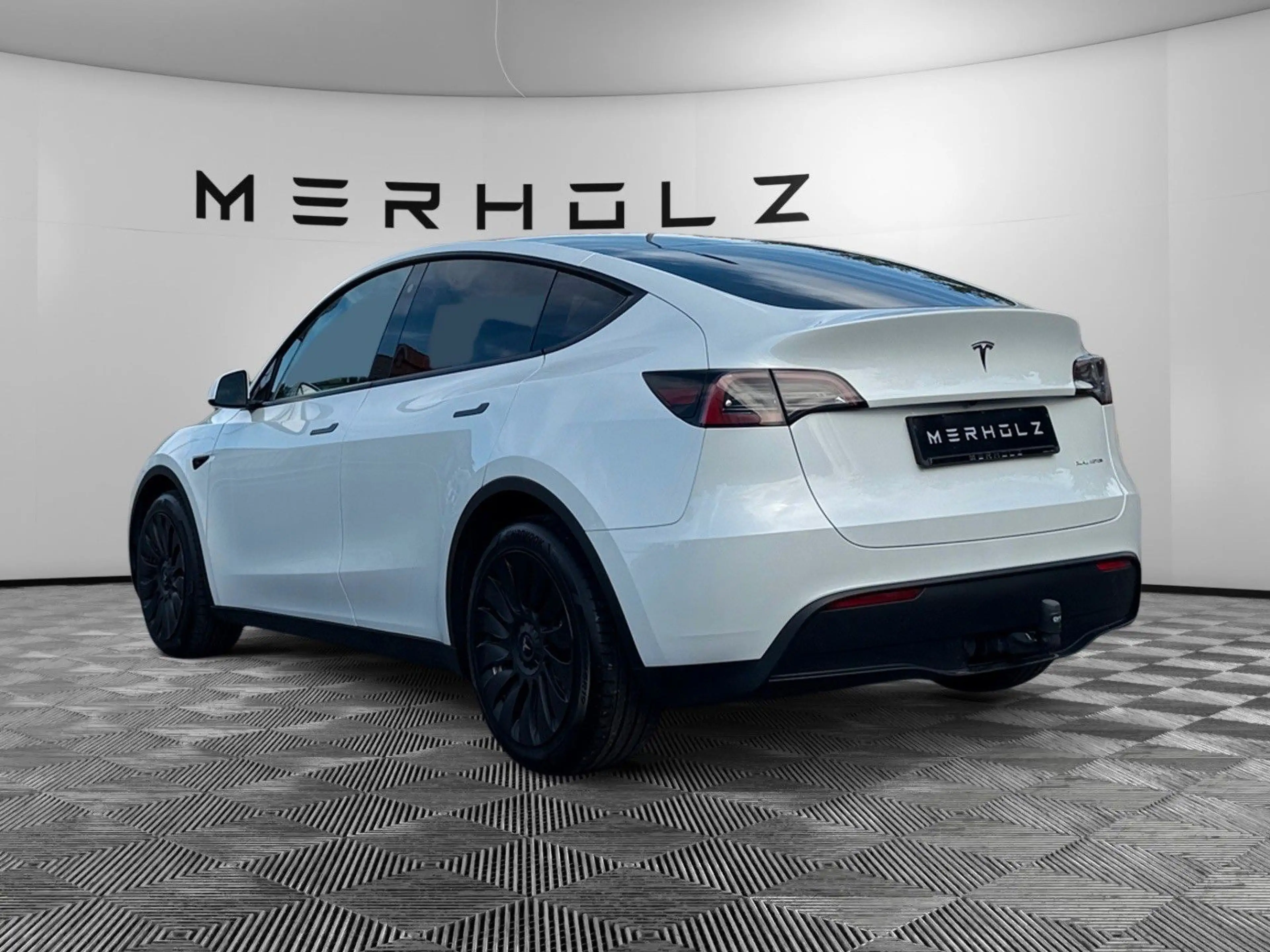 Tesla Model Y Long Range AWD Ryzen 1.Hand MwSt. AHK — photo 5