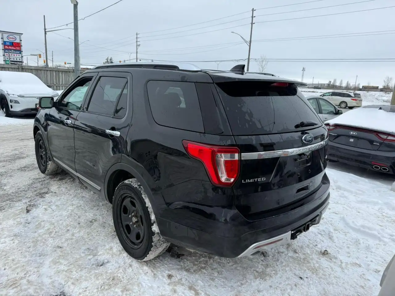 Ford Explorer photo Ford Explorer