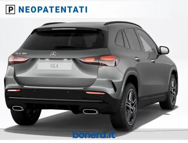 Mercedes-Benz Gla view 4