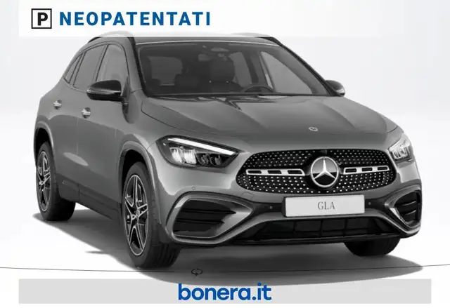 Mercedes-Benz Gla view 2