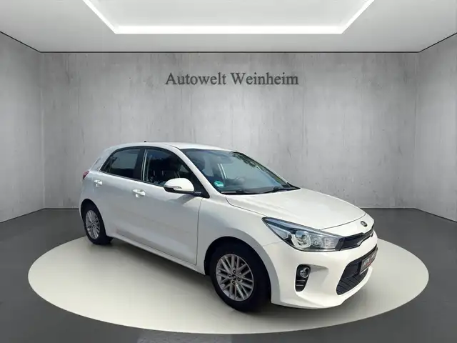 Kia Rio RIO°DREAM°TEAM°NUR58TKM°1.HAND°NAV°AUT°KAM°LED°