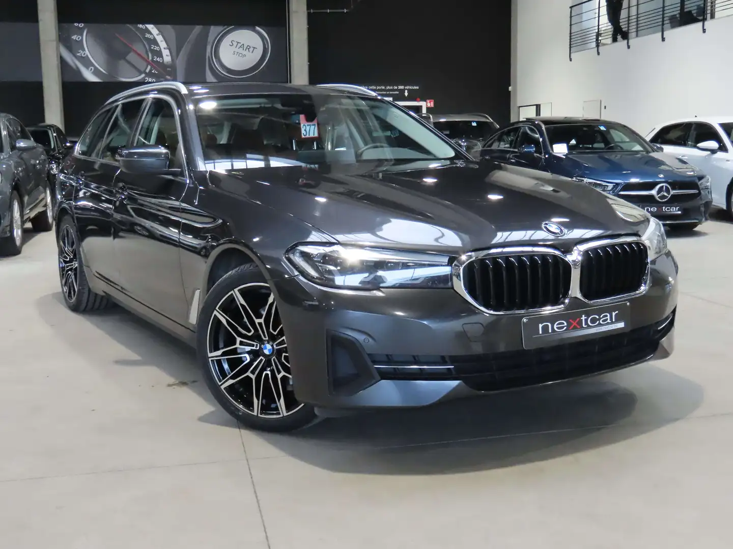 BMW 518 dA Touring **CUIR-LED-NAVI-CAMERA-COCKPIT** Gris - 2