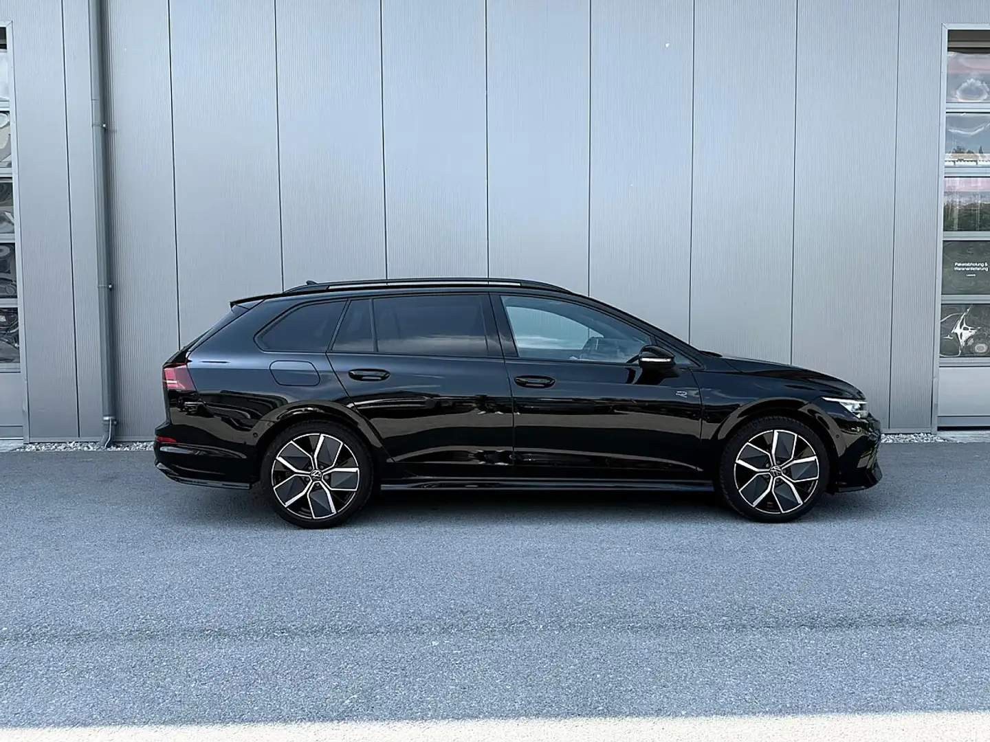 Volkswagen Golf Variant Golf VIII Variant R-Line mit Anschlussgarantie ... Schwarz - 2
