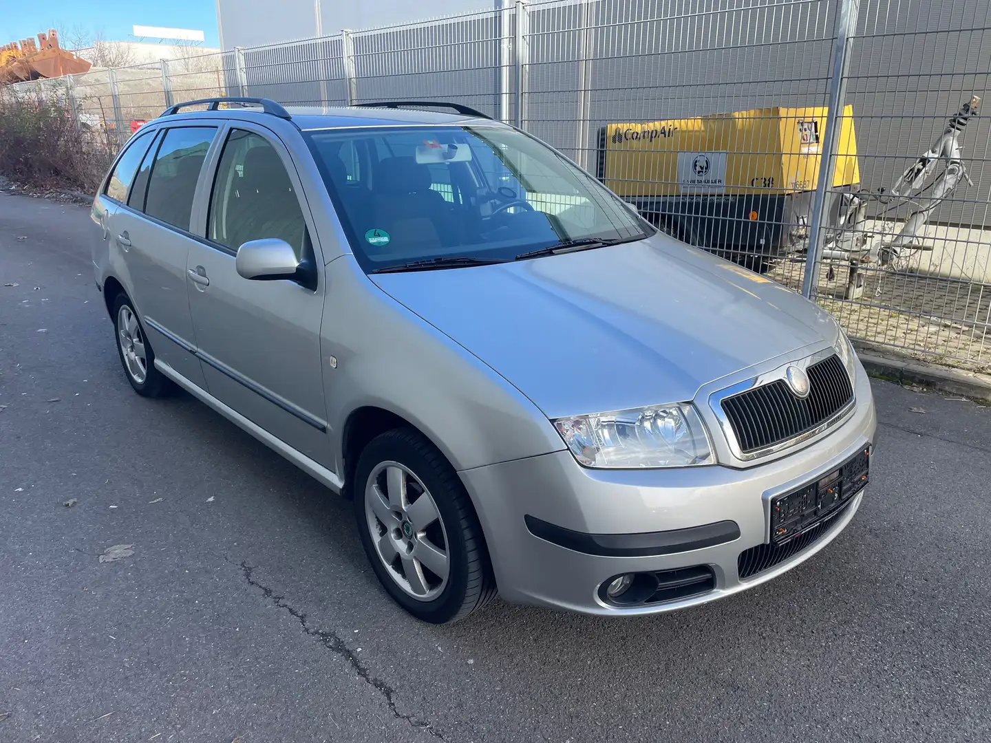 Skoda Fabia Ambiente Klima/Tempomat/Scheckheft Silber - 2