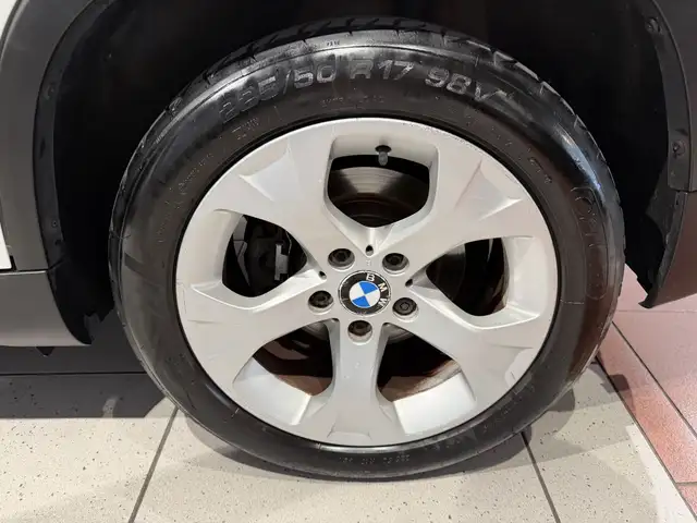 BMW X1 view 11