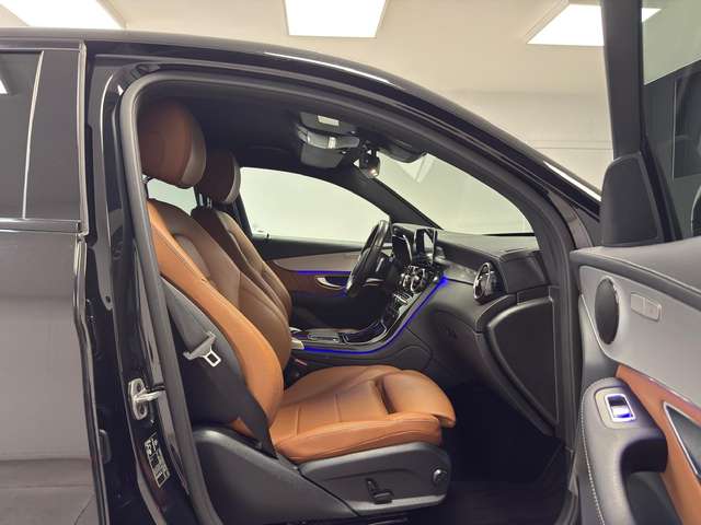 Mercedes-Benz GLC 300 — photo 12