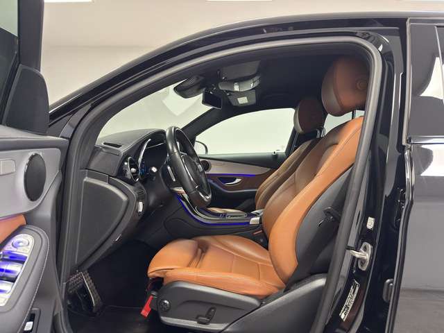 Mercedes-Benz GLC 300 — photo 11