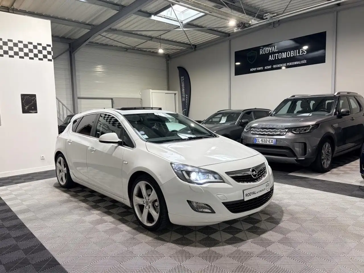 Opel Astra J Hatchback (F68) 1.6 i Turbo 16V 180 cv