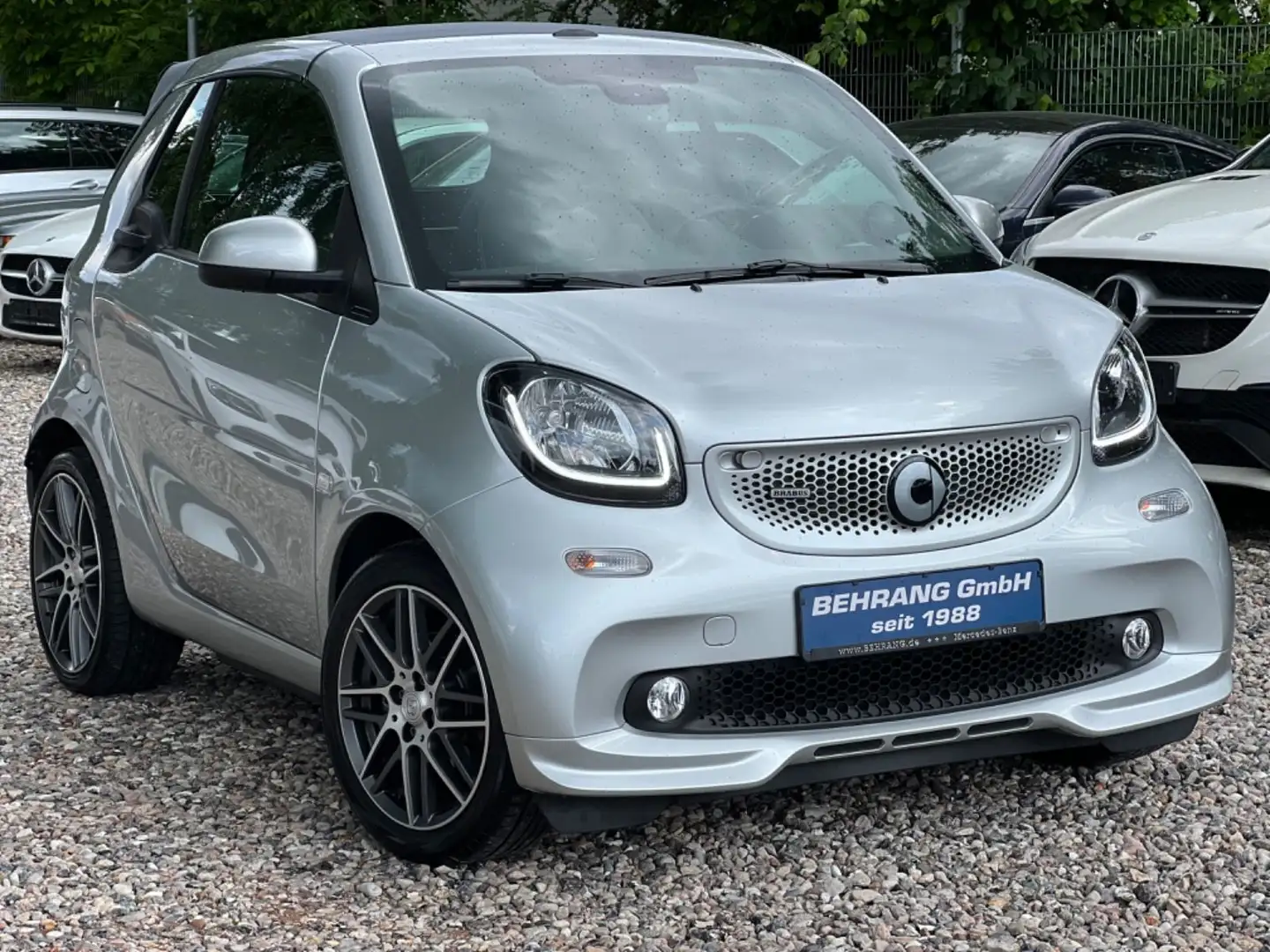smart forTwo CABRIO BRABUS*JBL-SOUND*KAMERA*TAILOR* Plateado - 1