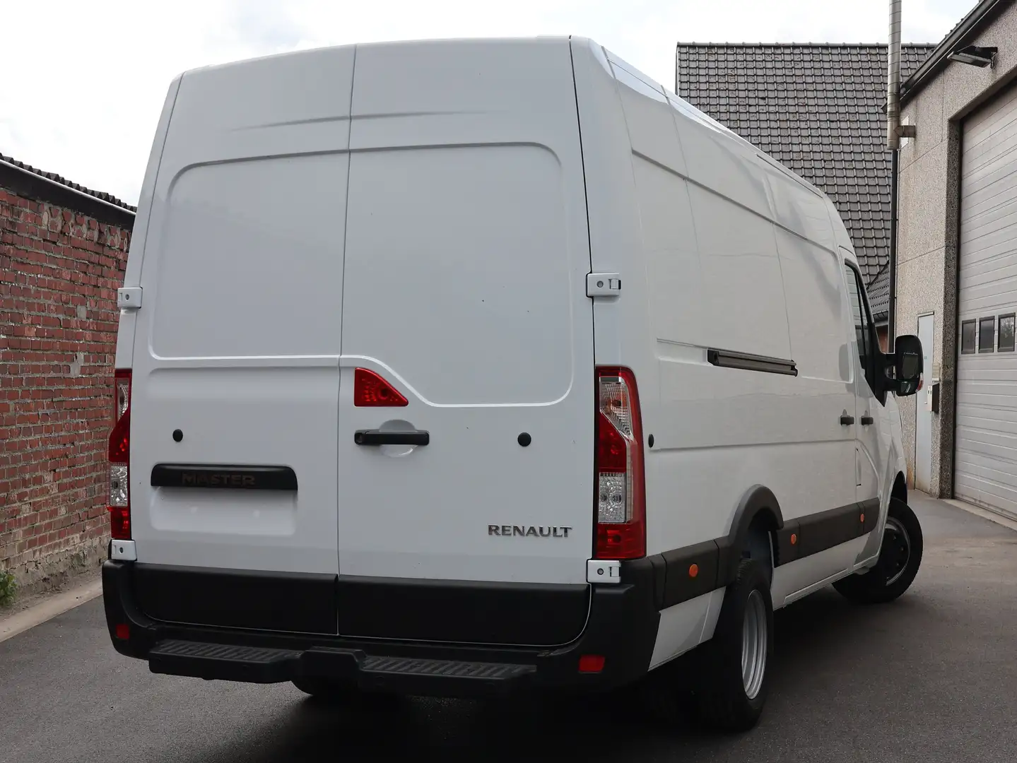 Renault Master L3H2 | NEW/VOORIN | 3.5T SLEEP | BTW EX. 37.500,- Wit - 2