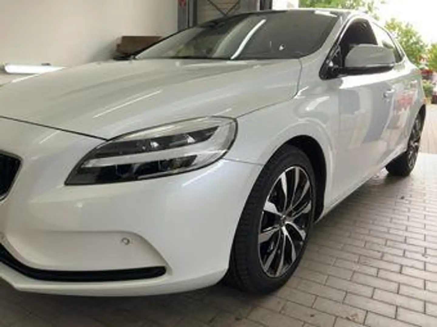 Volvo V40 2.0 Diesel Automatik Navi LED Sitzh PDC BT Alb - 1