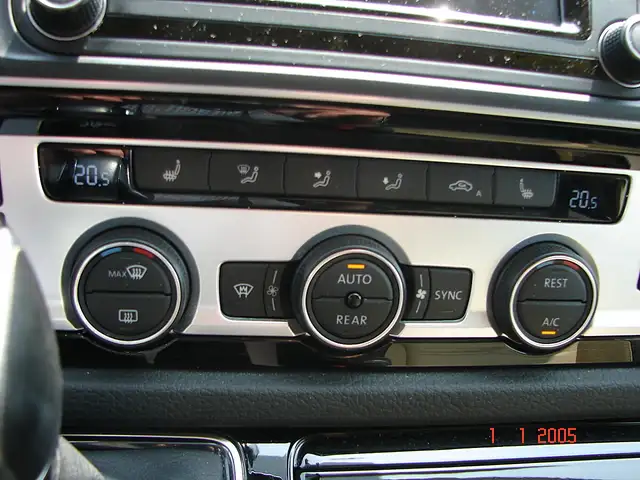 Volkswagen Sonstige Multivan Highline 2,0 TDI 4Motion BMT DSG Ansicht 34