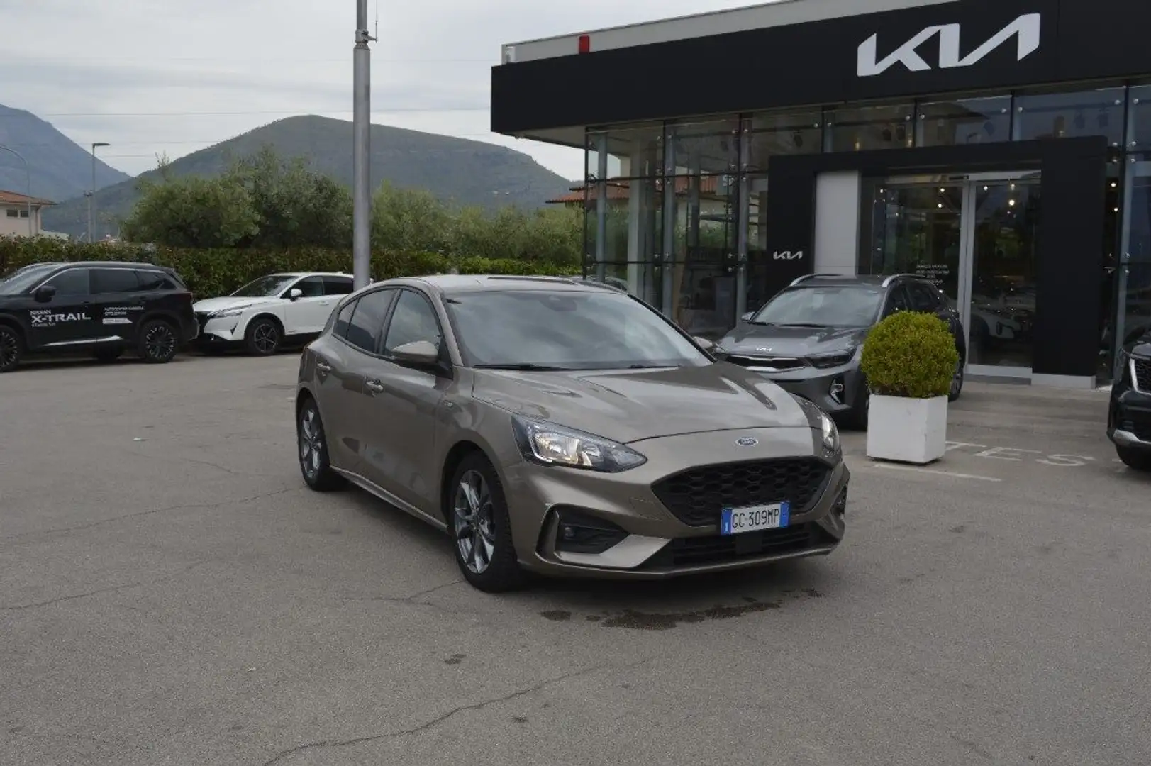 Ford Focus 1.5 EcoBlue 120 CV 5p. ST-Line ( AUTOCARRO N1 ) Bronce - 1