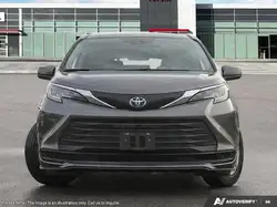Toyota Sienna снимка Toyota Sienna