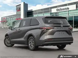 Toyota Sienna снимка Toyota Sienna