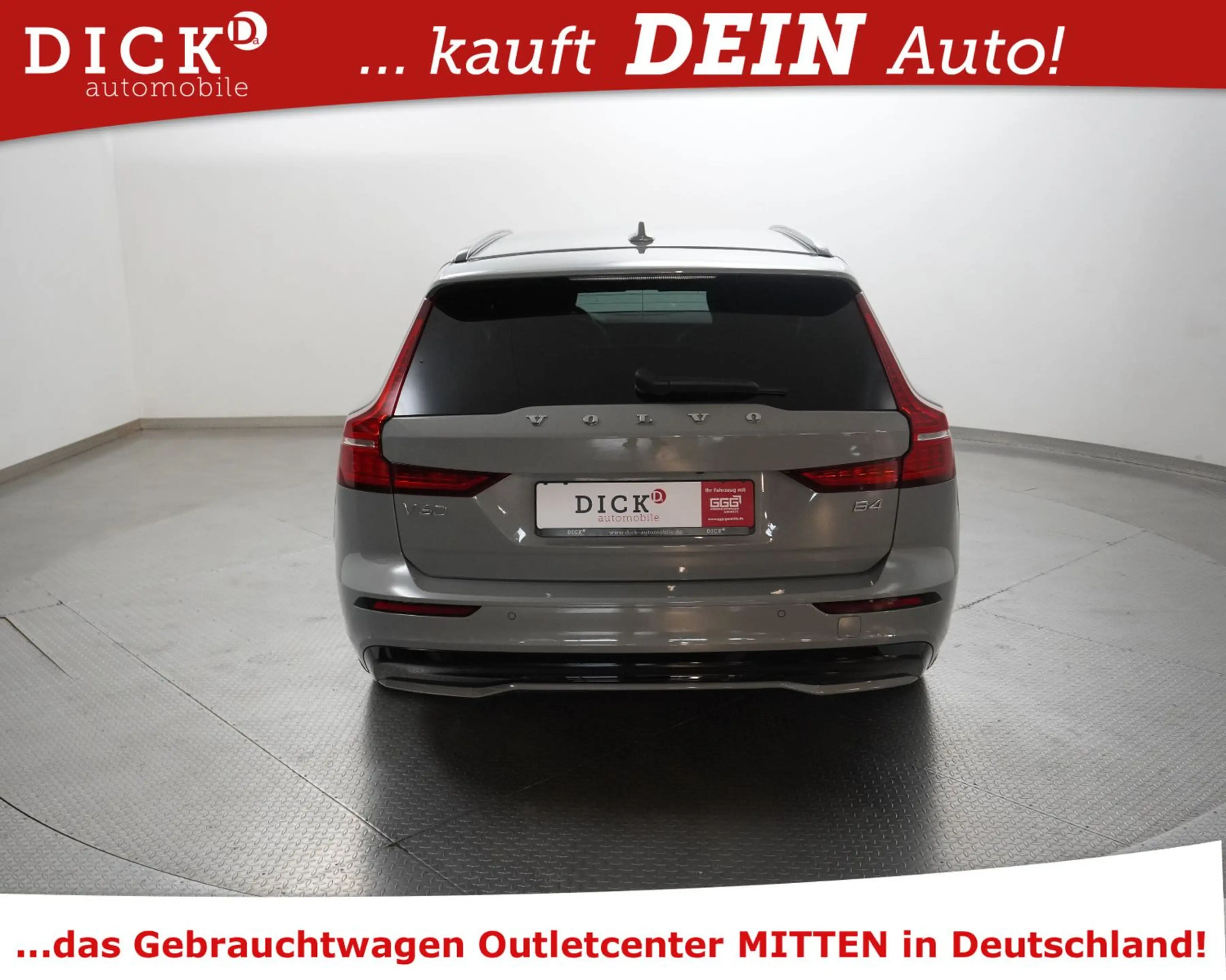 Volvo V60 B4 Plus Dark VOLL LEDER+MEMO+4X SHZ+KAM+AHK — photo 7