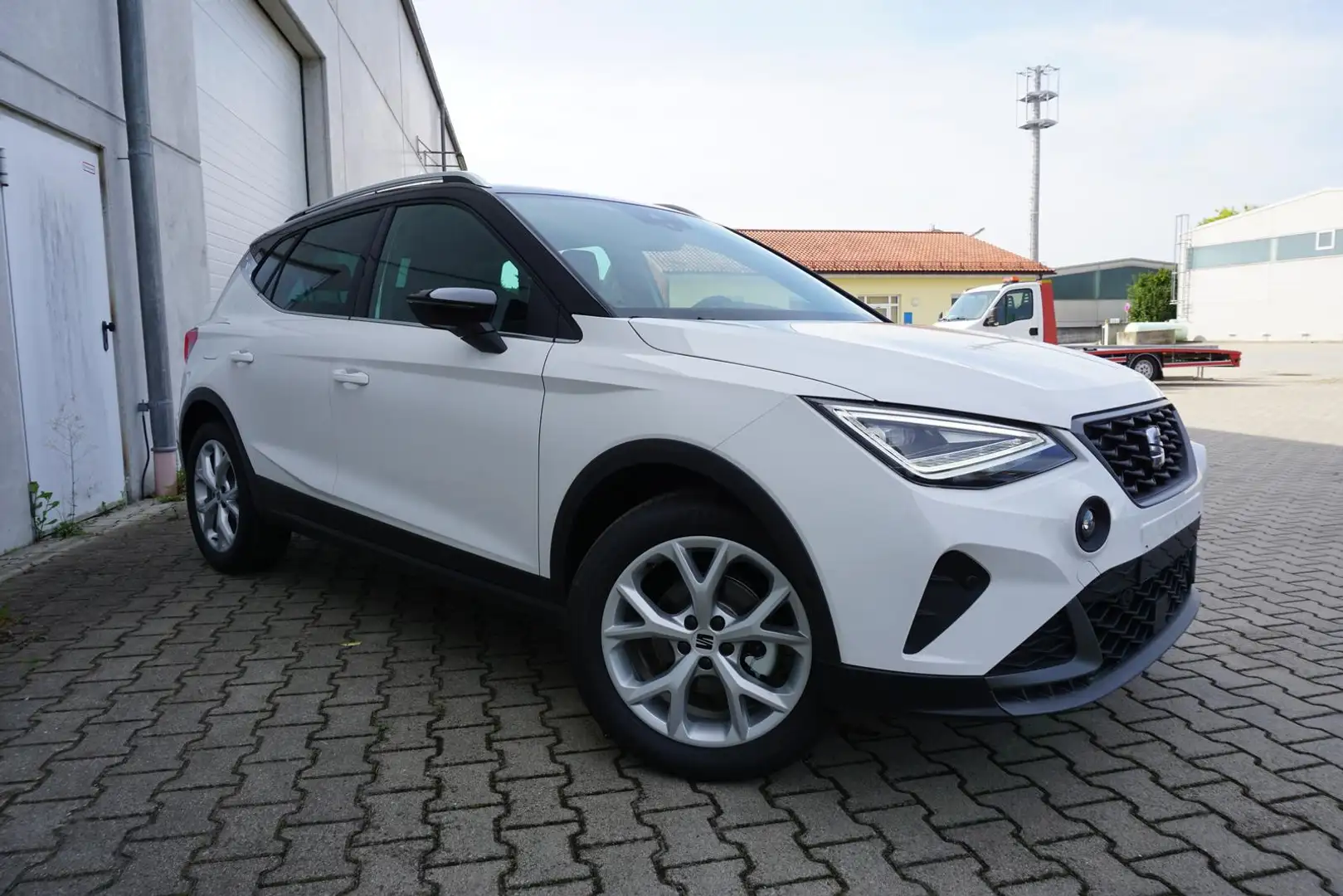 SEAT Arona 1.0TSI FR DSG Navi/MirrorL Kamera Fehér - 1