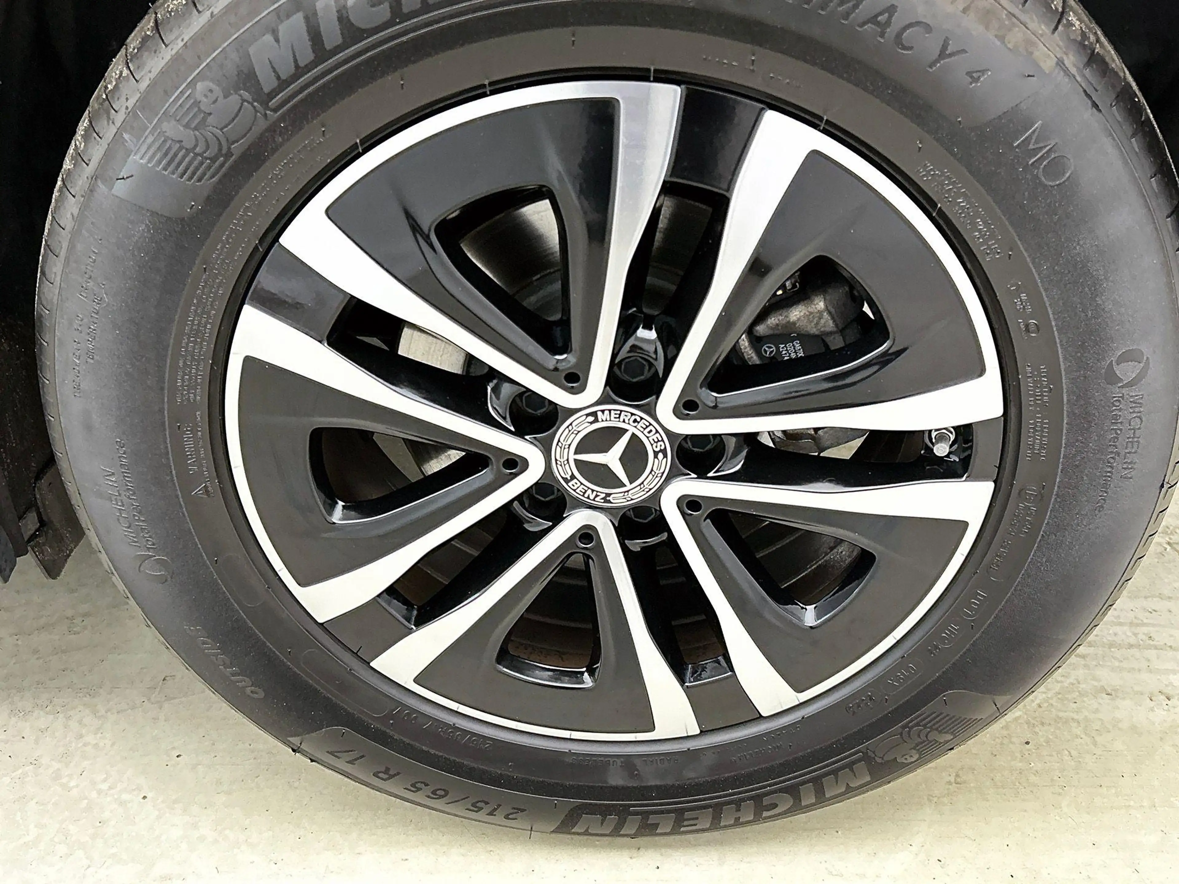 Mercedes-Benz GLA 180 GLA Essential Line — photo 4
