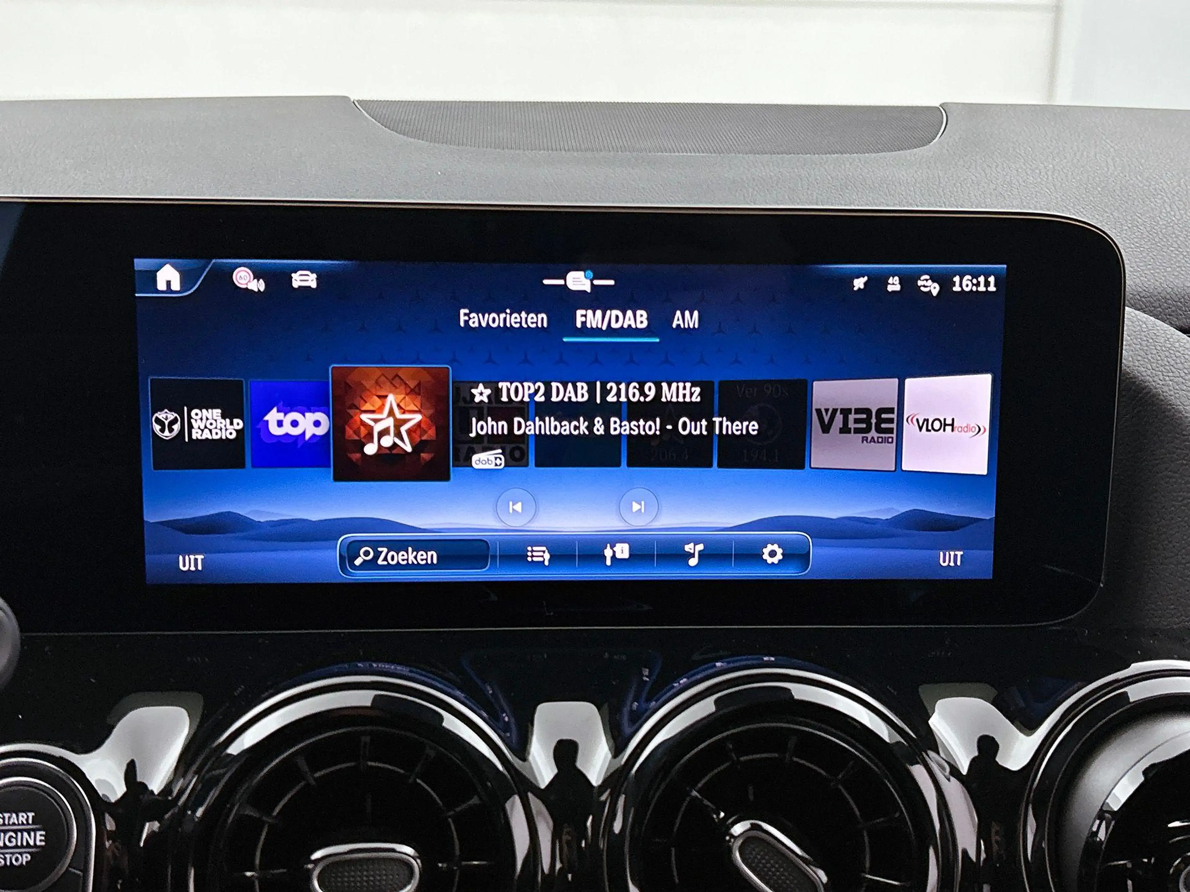 Mercedes-Benz GLA 180 GLA Essential Line — photo 14