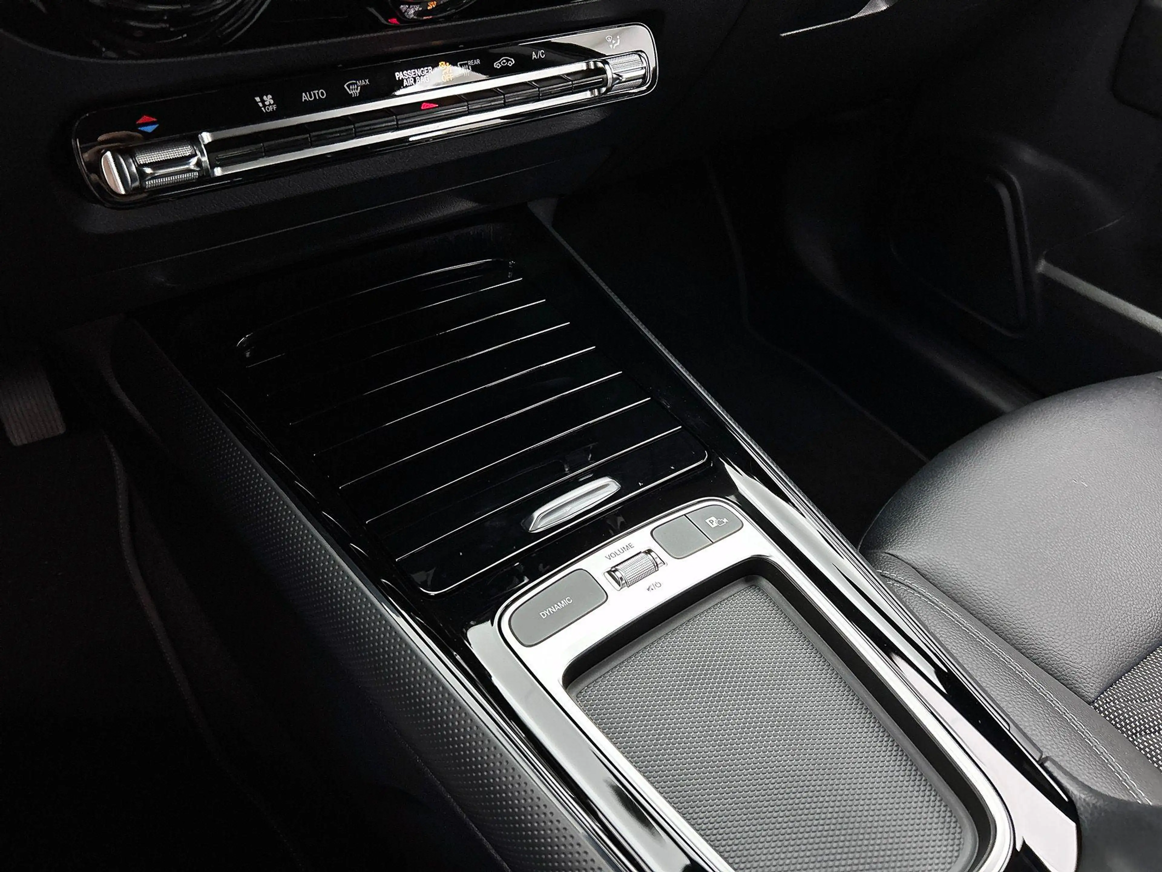Mercedes-Benz GLA 180 GLA Essential Line — photo 10