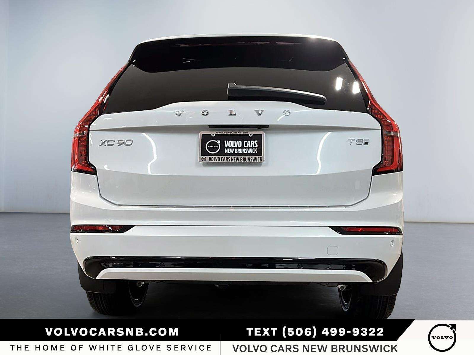 2026 Volvo XC90 T8 Ultra Dark Theme alt 3