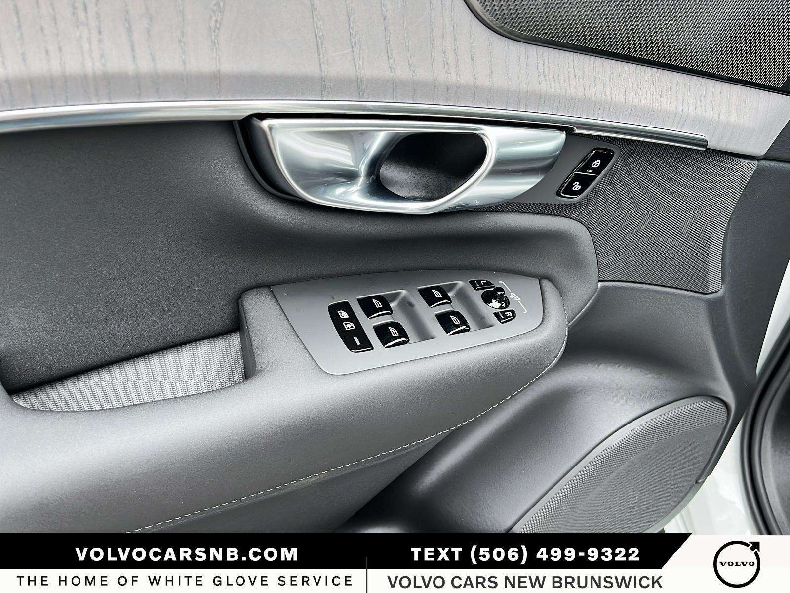 2026 Volvo XC90 T8 Ultra Dark Theme thumb 13