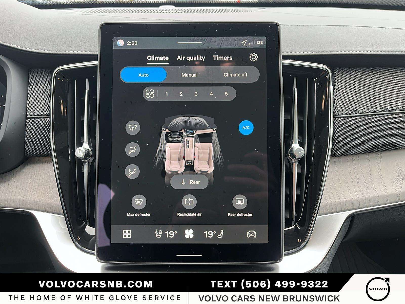 2026 Volvo XC90 T8 Ultra Dark Theme thumb 12