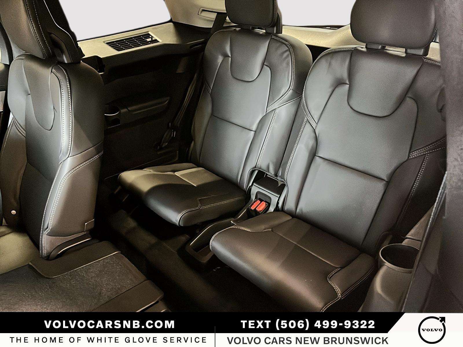 2026 Volvo XC90 T8 Ultra Dark Theme thumb 10