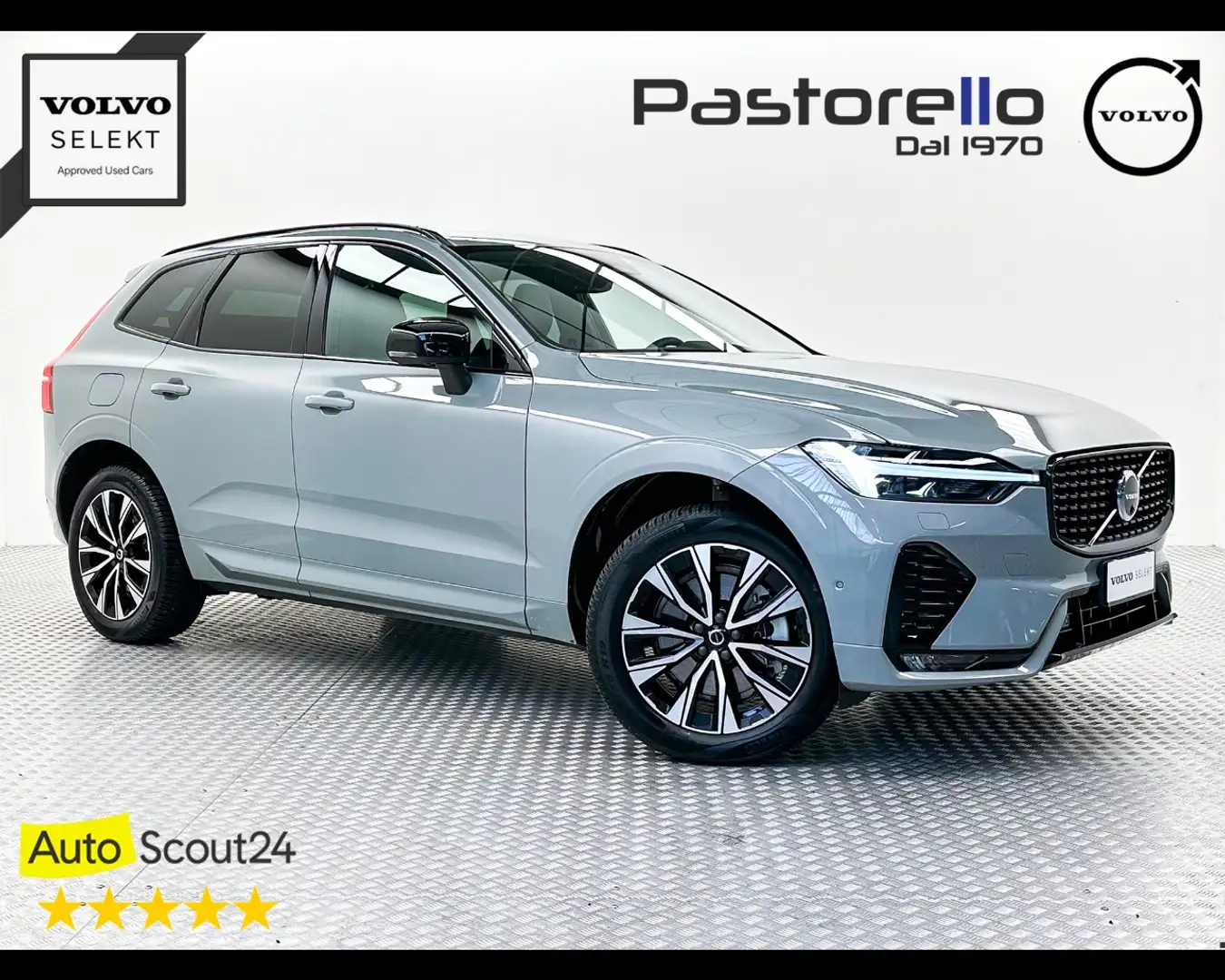 Volvo XC60 B4 automatico Plus Dark Grigio - 1