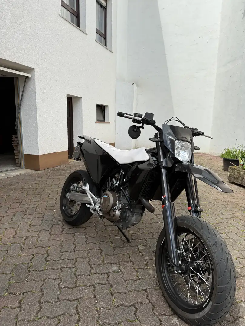Husqvarna 701 Supermoto - 1