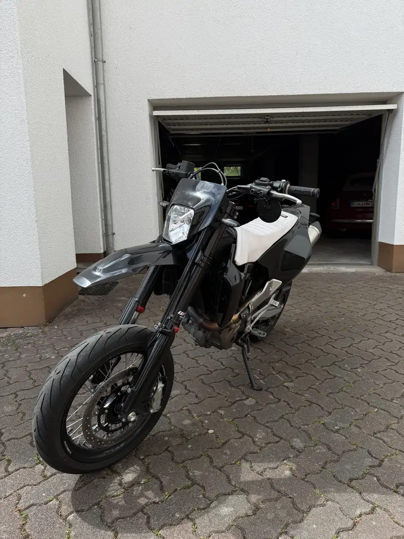 Husqvarna 701 Supermoto - 2