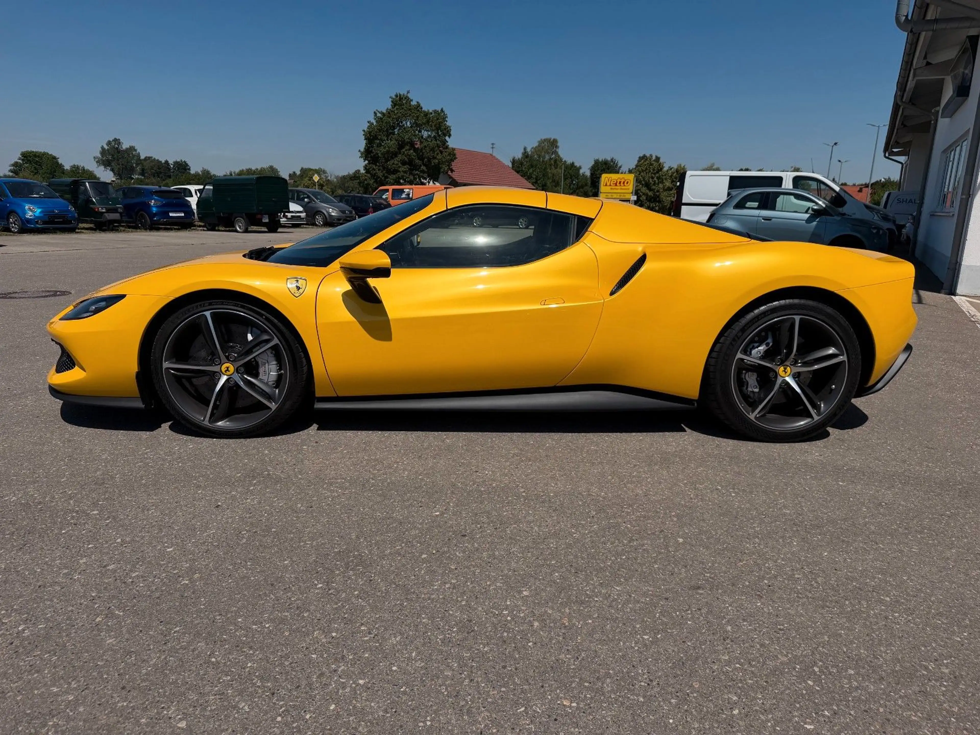 Ferrari 296 GTS in GIALLO TRIPLO STRATO — photo 6