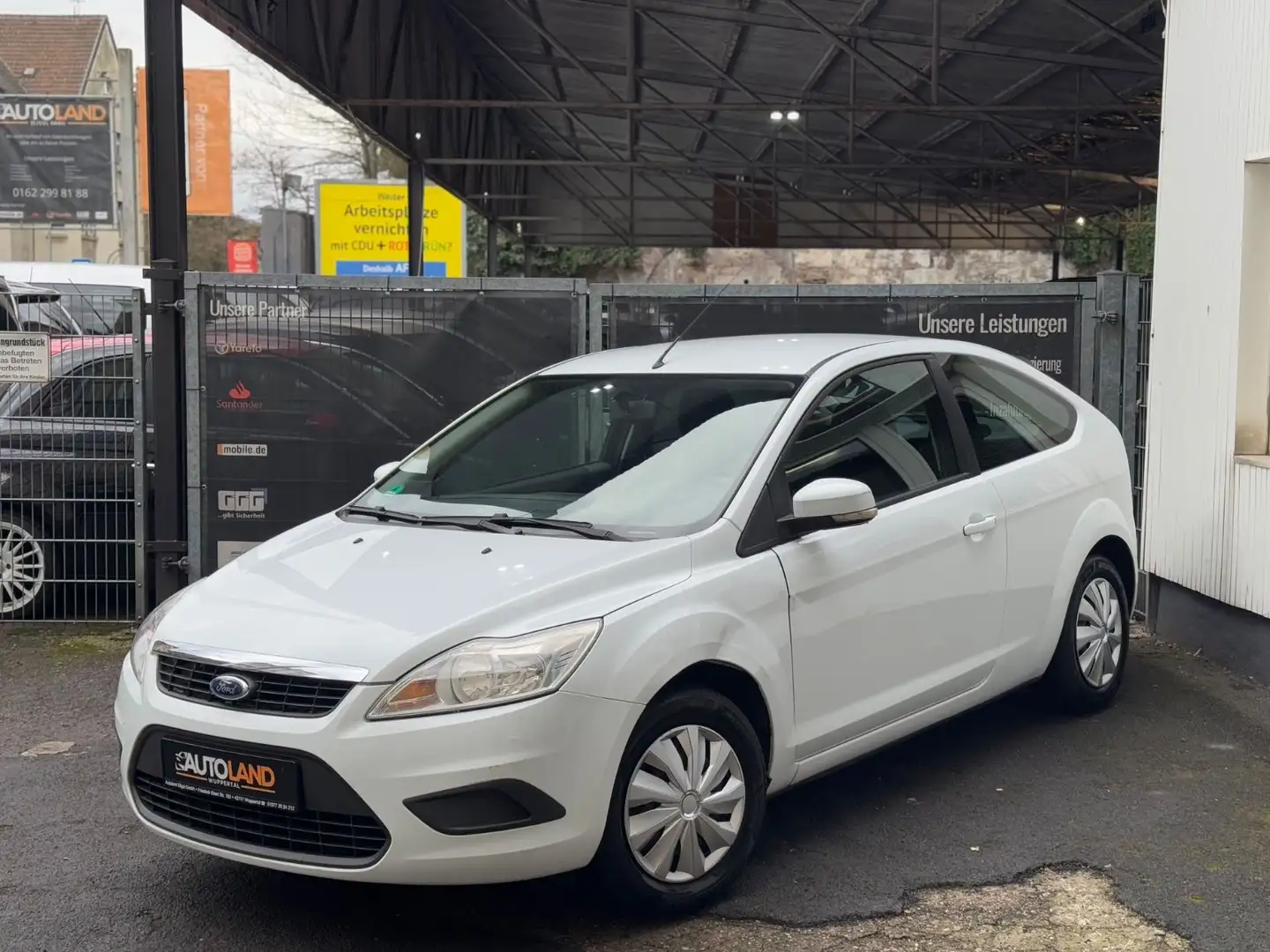 Ford Focus Lim.Style 1.6l*KLIMA*Allwetter*TÜV 01/2026 Weiß - 2