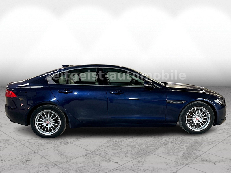 Jaguar XE 2.0d*Prestige*LEDER*TÜV & SERVICE NEU* — photo 7