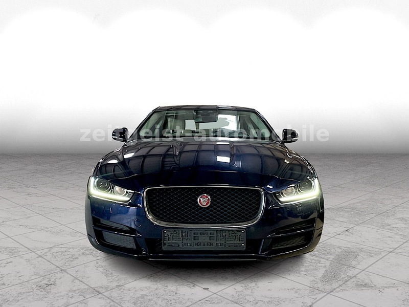 Jaguar XE 2.0d*Prestige*LEDER*TÜV & SERVICE NEU* — photo 2